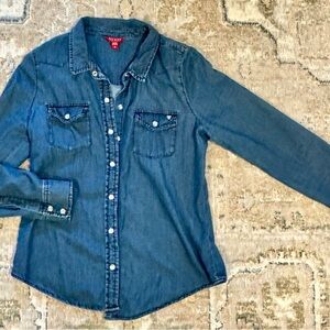 Guess Button-Down Shirt size Medium excellent condition